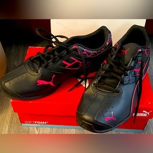 Women’s Puma Sneakers size 10